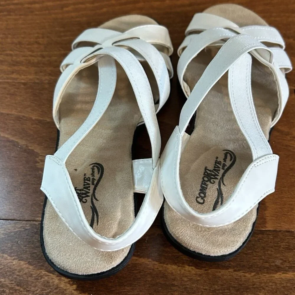 Easy Street Women's Janice Wedge Sandal Faux Leather Slip On Open Toe NWOT 5.5 M